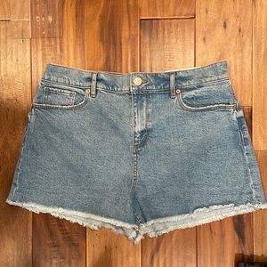☀️ NWT LOFT high waist distressed cut-off fringe jean shorts size 8 / 29
